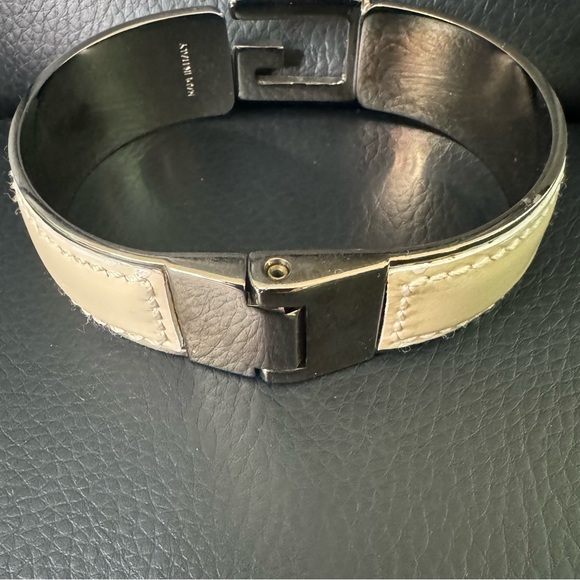 Gucci Vintage Silver Metal Beige Leather G Logo Bangle Bracelet - Picture 4 of 8